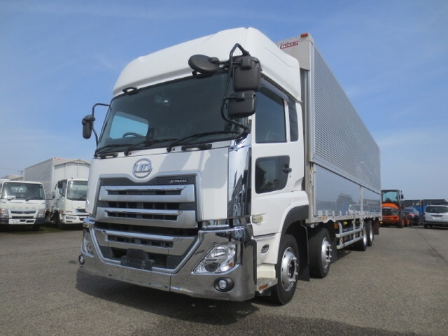 UDトラックスクオンアルミウイング大型（10t）[写真03]