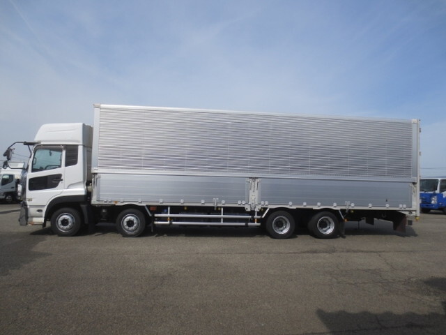 UDトラックスクオンアルミウイング大型（10t）[写真08]