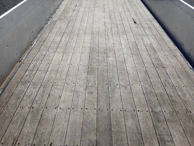 UDトラックスクオンアルミブロック大型（10t）[写真11]