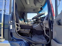 UDトラックスクオンアルミブロック大型（10t）[写真18]