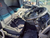 UDトラックスクオンアルミブロック大型（10t）[写真19]