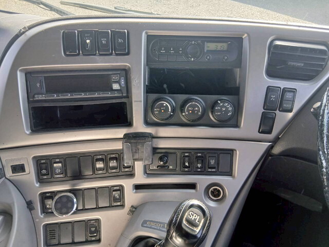 UDトラックスクオンアルミブロック大型（10t）[写真21]