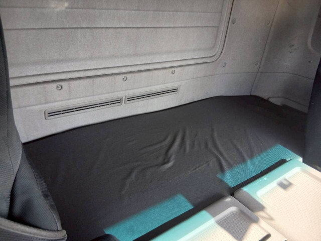 UDトラックスクオンアルミブロック大型（10t）[写真25]