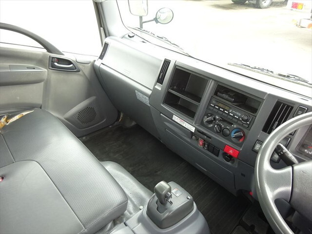 いすゞエルフ平ボディ小型（2t・3t）[写真20]