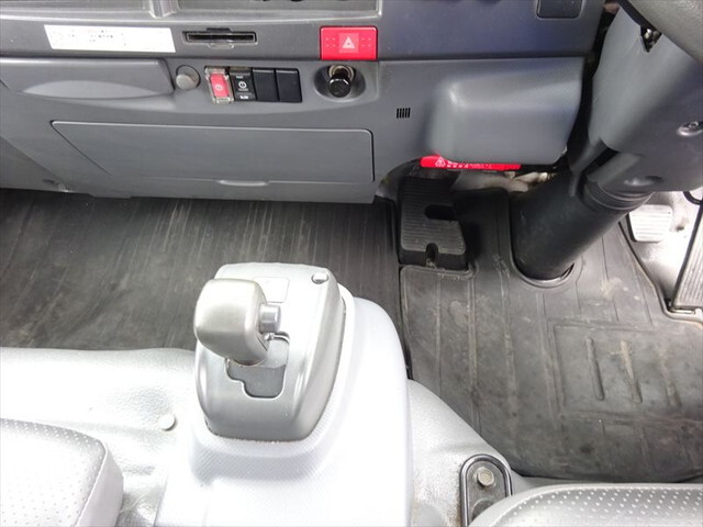 いすゞエルフ平ボディ小型（2t・3t）[写真21]