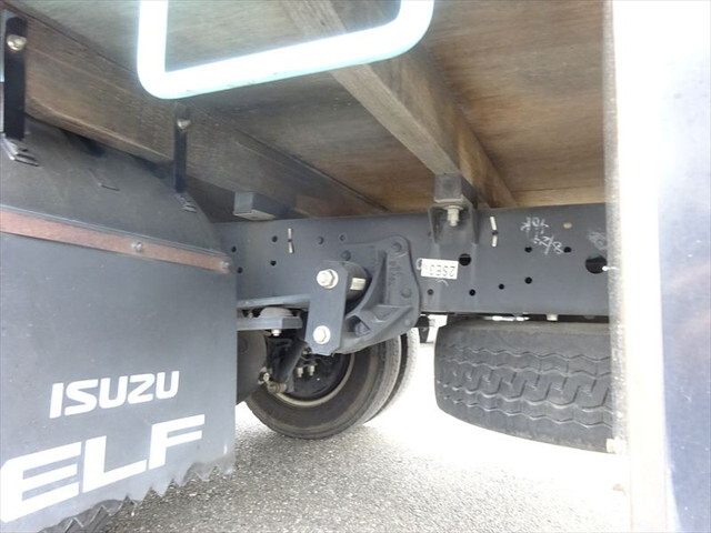 いすゞエルフ平ボディ小型（2t・3t）[写真05]