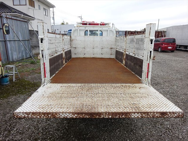 日野デュトロ平ボディ小型（2t・3t）[写真10]