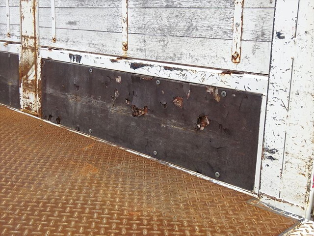 日野デュトロ平ボディ小型（2t・3t）[写真13]