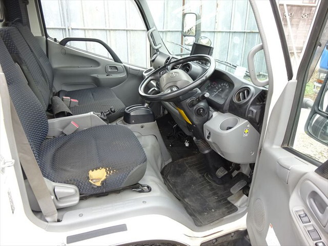 日野デュトロ平ボディ小型（2t・3t）[写真18]