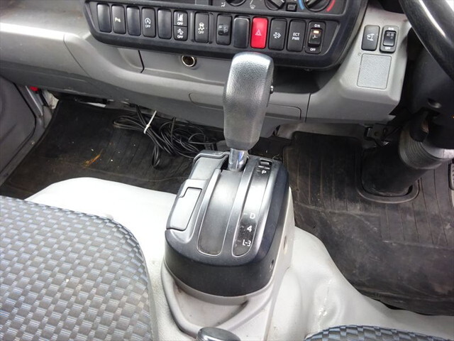 日野デュトロ平ボディ小型（2t・3t）[写真23]