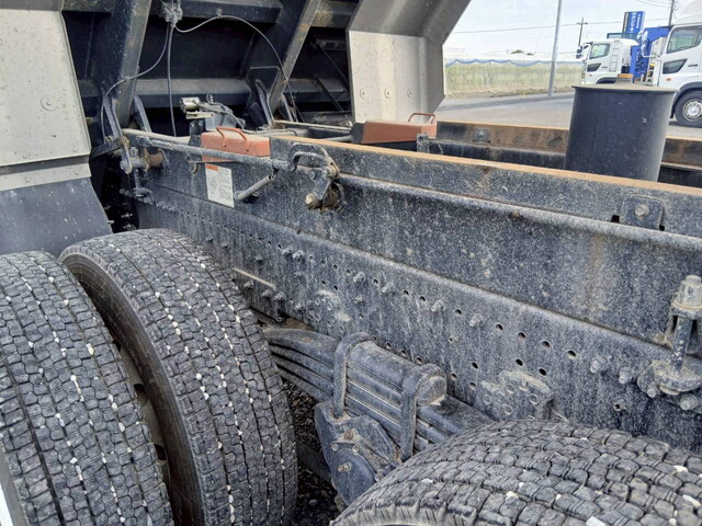 日野プロフィアダンプ大型（10t）[写真32]