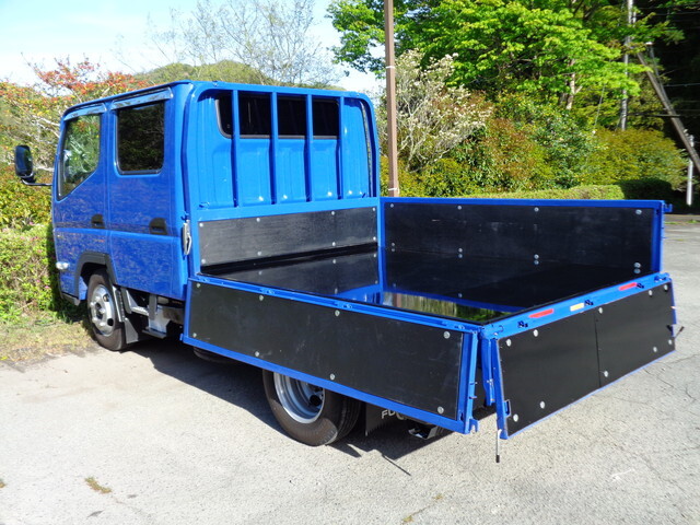 三菱ふそうキャンターダブルキャブ（Wキャブ）小型（2t・3t）[写真12]