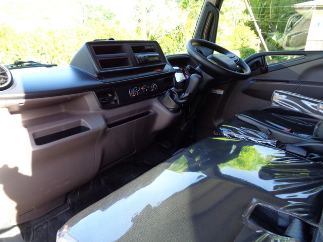 三菱ふそうキャンターダブルキャブ（Wキャブ）小型（2t・3t）[写真27]