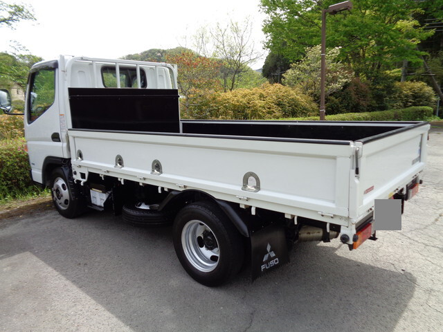 三菱ふそうキャンター平ボディ小型（2t・3t）[写真02]