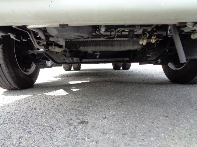 三菱ふそうキャンター平ボディ小型（2t・3t）[写真20]