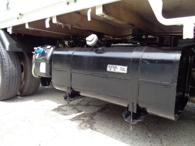 三菱ふそうキャンター平ボディ小型（2t・3t）[写真23]