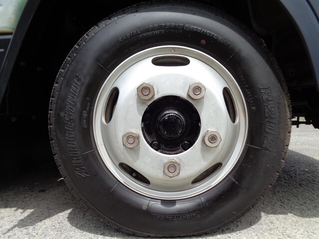 三菱ふそうキャンター平ボディ小型（2t・3t）[写真25]