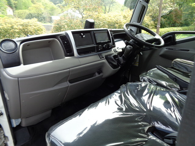 三菱ふそうキャンター平ボディ小型（2t・3t）[写真30]