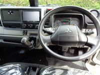 三菱ふそうキャンター平ボディ小型（2t・3t）[写真34]