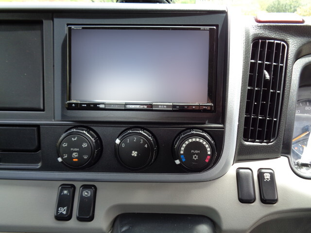 三菱ふそうキャンター平ボディ小型（2t・3t）[写真35]