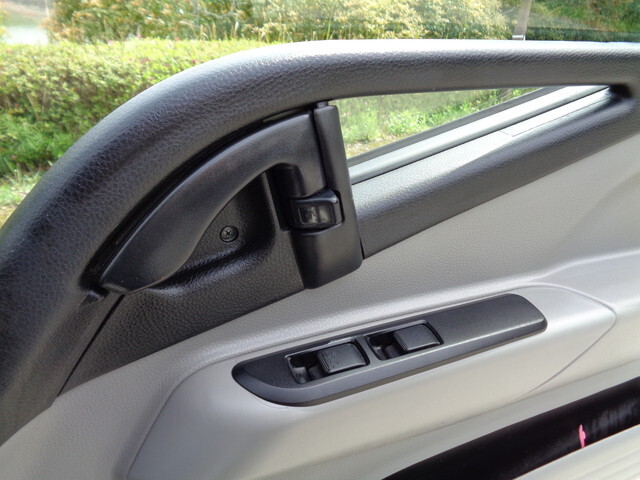 三菱ふそうキャンター平ボディ小型（2t・3t）[写真38]