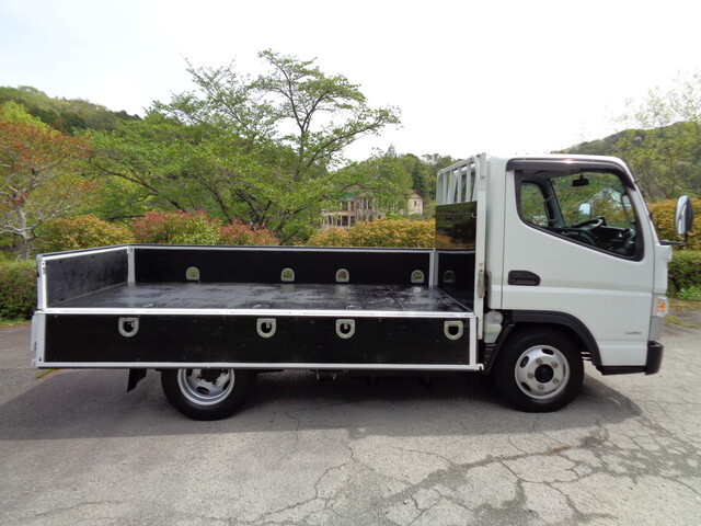 三菱ふそうキャンター平ボディ小型（2t・3t）[写真07]