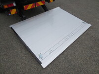 三菱ふそうキャンタークレーン4段小型（2t・3t）[写真13]