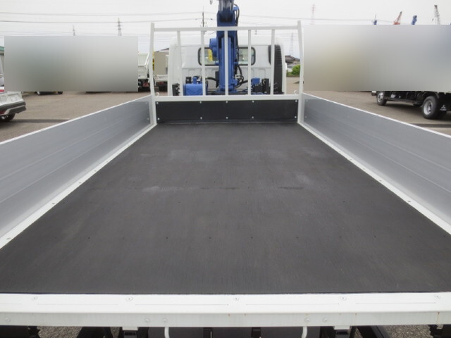 三菱ふそうキャンタークレーン4段小型（2t・3t）[写真09]