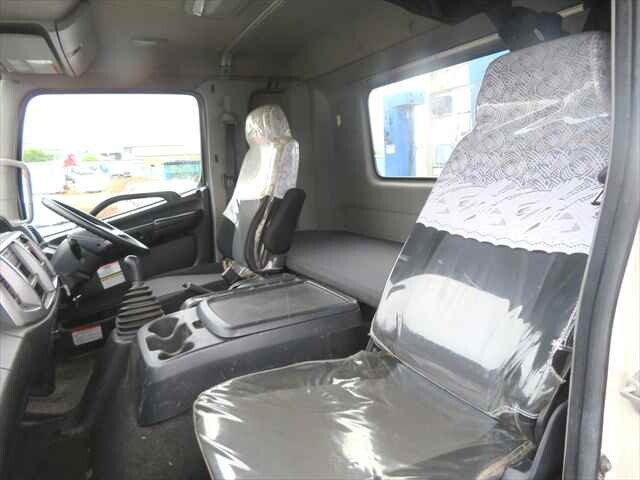 日野レンジャーセルフクレーン3段増トン（6t・8t）[写真29]