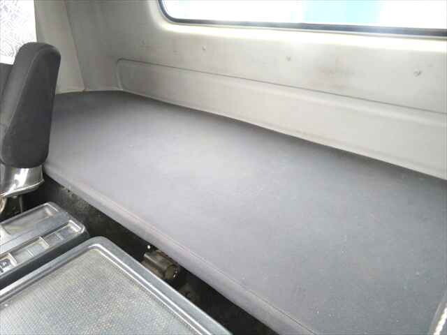 日野レンジャーセルフクレーン3段増トン（6t・8t）[写真31]