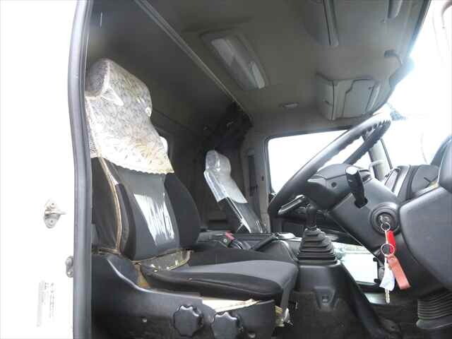 日野レンジャーセルフクレーン3段増トン（6t・8t）[写真32]