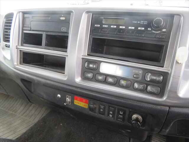 日野レンジャーセルフクレーン3段増トン（6t・8t）[写真35]