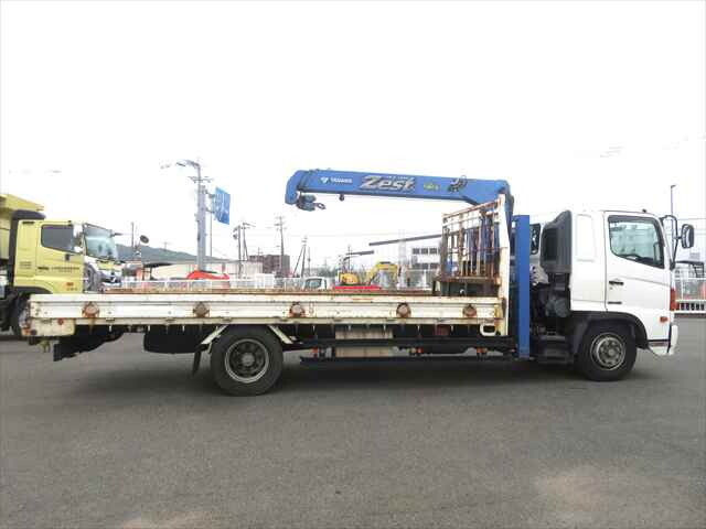 日野レンジャーセルフクレーン3段増トン（6t・8t）[写真06]