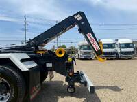 三菱ふそうスーパーグレートコンテナ専用車大型（10t）[写真12]