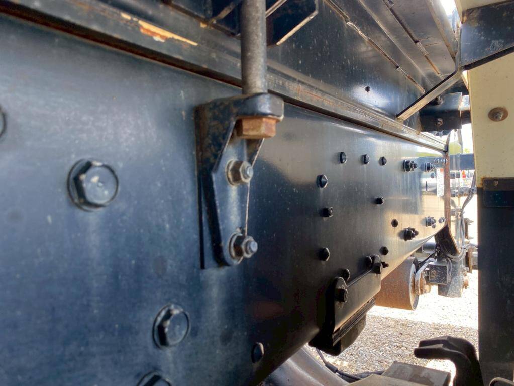 三菱ふそうスーパーグレートコンテナ専用車大型（10t）[写真13]