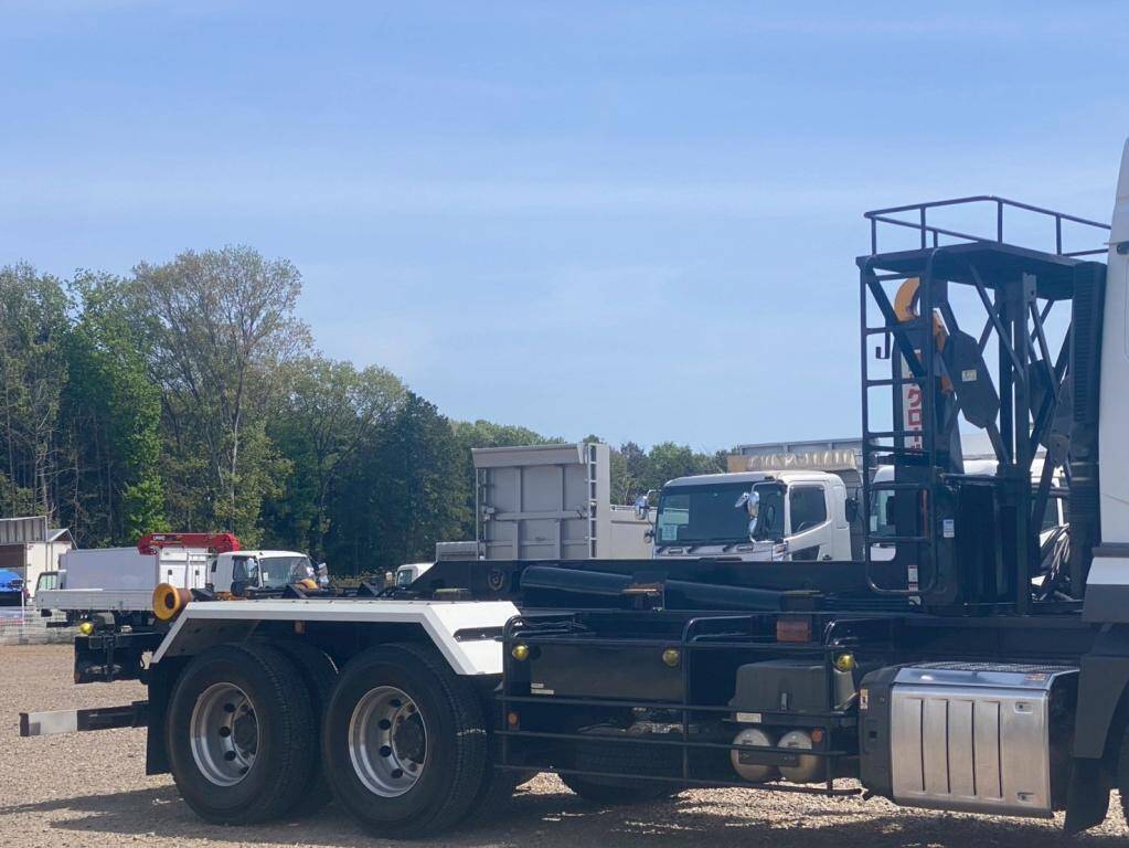 三菱ふそうスーパーグレートコンテナ専用車大型（10t）[写真04]