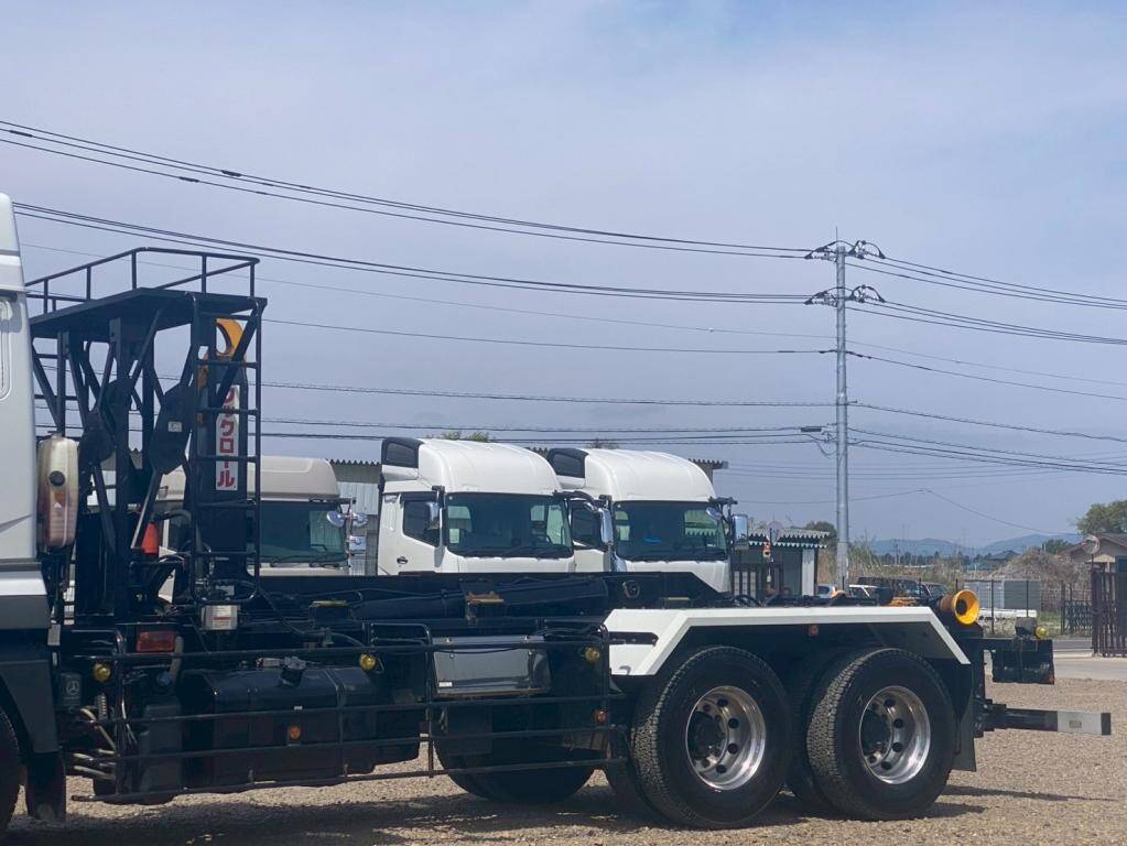 三菱ふそうスーパーグレートコンテナ専用車大型（10t）[写真05]