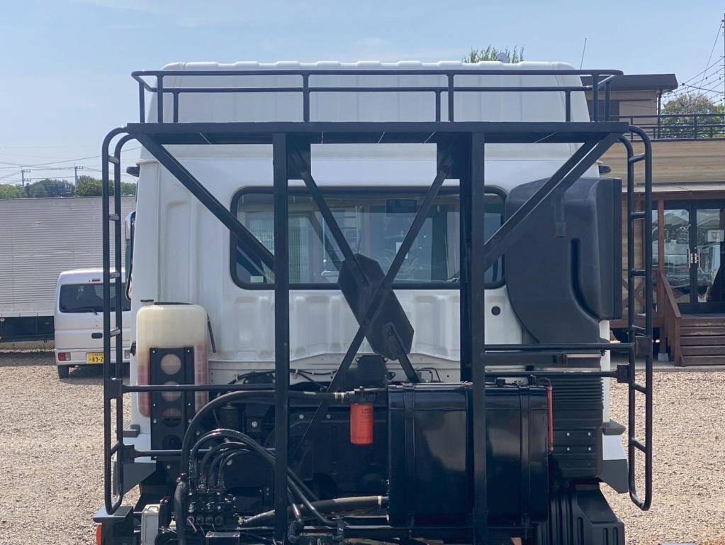 三菱ふそうスーパーグレートコンテナ専用車大型（10t）[写真06]