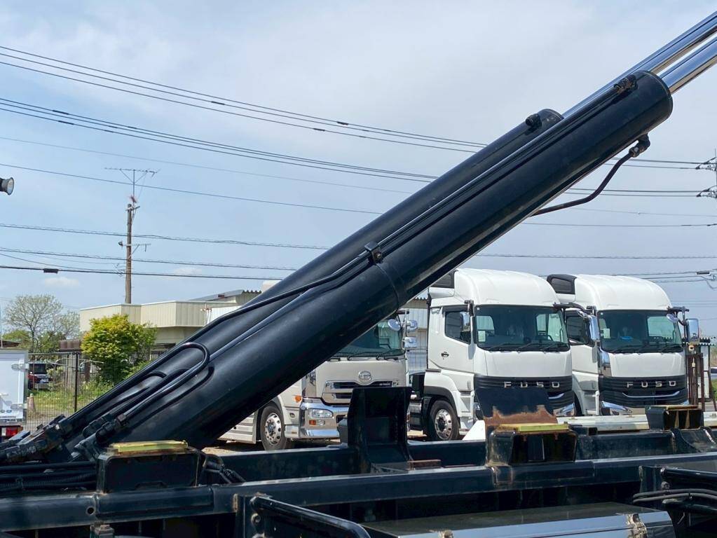 三菱ふそうスーパーグレートコンテナ専用車大型（10t）[写真07]