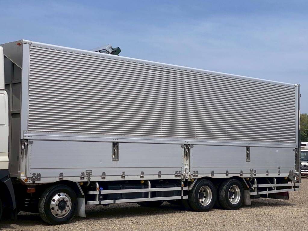 日野プロフィアアルミウイング大型（10t）[写真06]