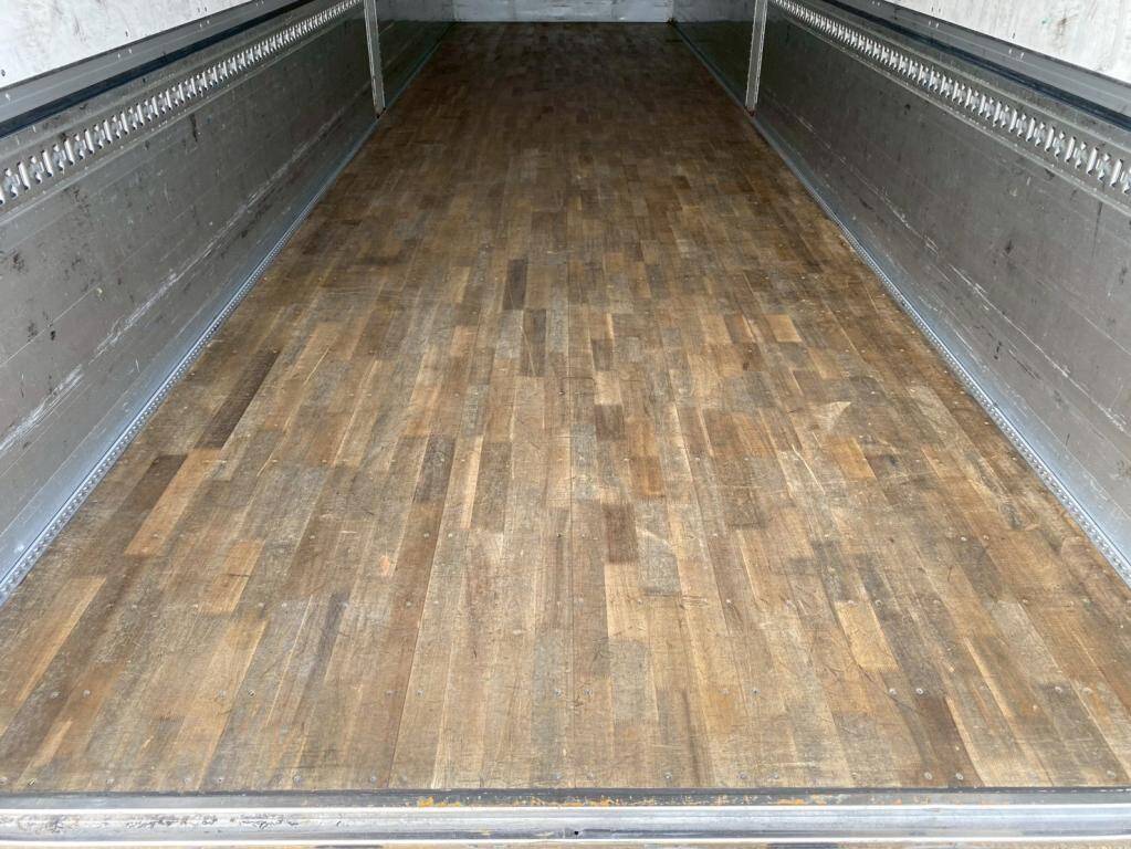 日野プロフィアアルミウイング大型（10t）[写真08]