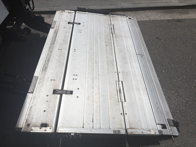 いすゞエルフ冷凍車（冷蔵車）小型（2t・3t）[写真11]