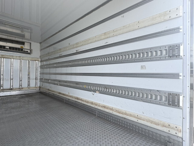 いすゞエルフ冷凍車（冷蔵車）小型（2t・3t）[写真13]