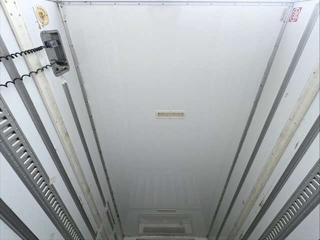 いすゞエルフ冷凍車（冷蔵車）小型（2t・3t）[写真15]