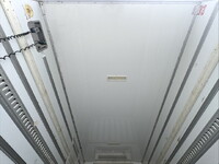 いすゞエルフ冷凍車（冷蔵車）小型（2t・3t）[写真16]