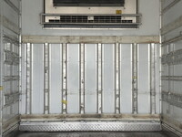 いすゞエルフ冷凍車（冷蔵車）小型（2t・3t）[写真17]