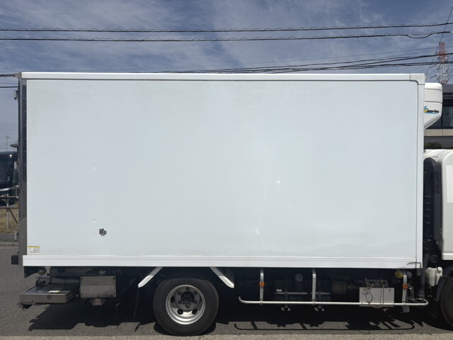 いすゞエルフ冷凍車（冷蔵車）小型（2t・3t）[写真06]