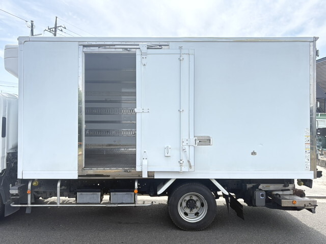 いすゞエルフ冷凍車（冷蔵車）小型（2t・3t）[写真07]
