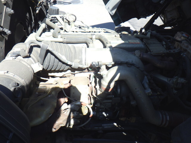 日野プロフィア幌ウイング大型（10t）[写真14]