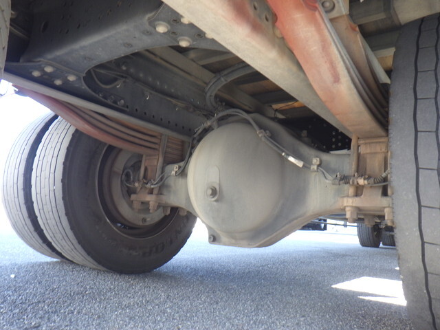 日野プロフィア幌ウイング大型（10t）[写真18]